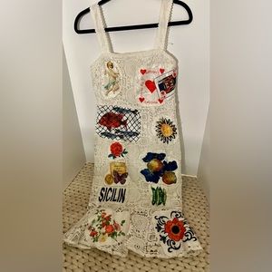 LACE DRESS WITH PATCH DETAIL